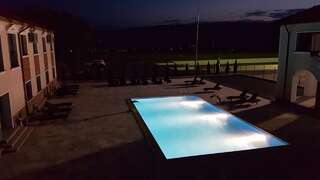Отель Domeniile Panciu Winery & Resort Sîrbi-5